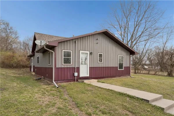$285,000 | 13382 Northwest Oak Street, Amsterdam, MO 64723