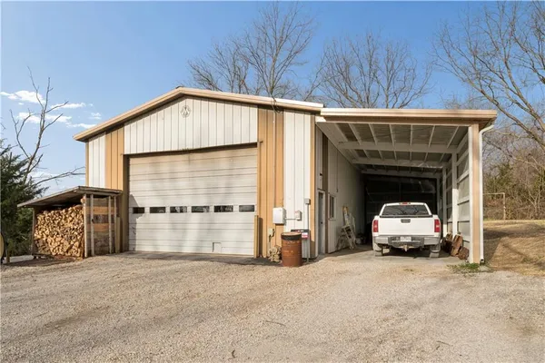 $285,000 | 13382 Northwest Oak Street, Amsterdam, MO 64723
