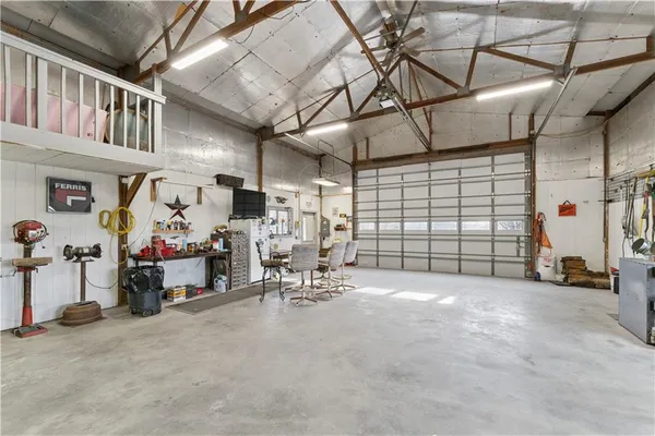 $285,000 | 13382 Northwest Oak Street, Amsterdam, MO 64723