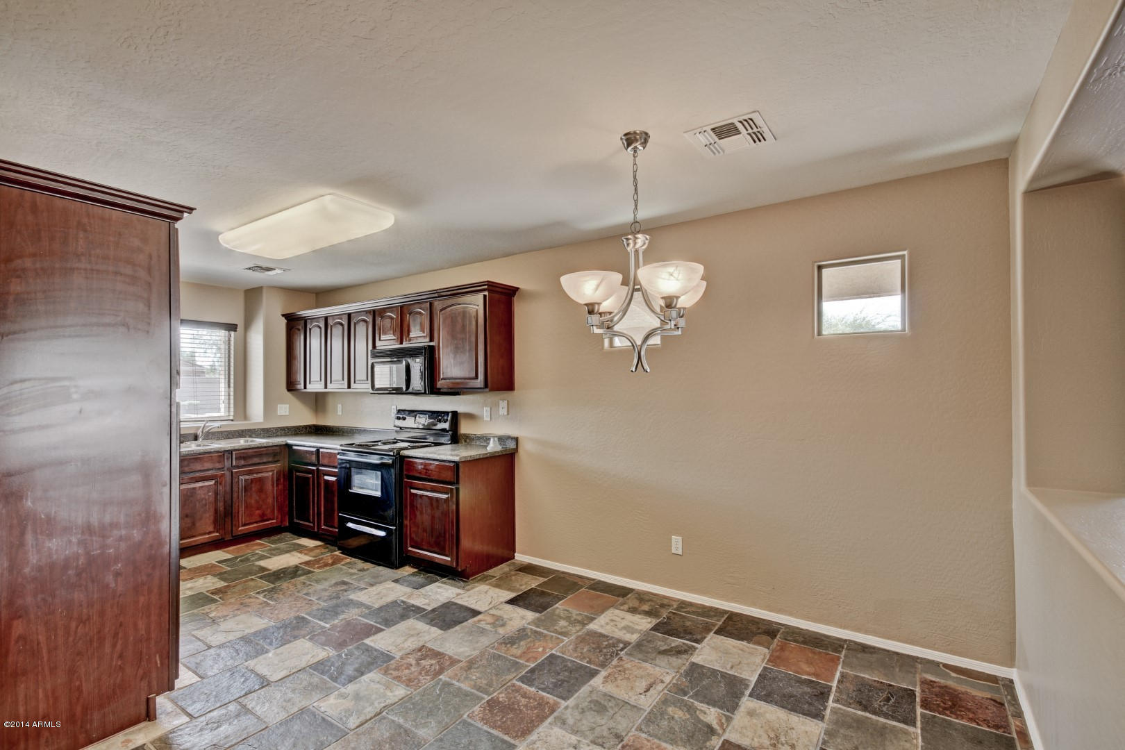 3634 West Vineyard Road Phoenix, AZ 85041 - Photo 8 of 32 Vineyard (9)