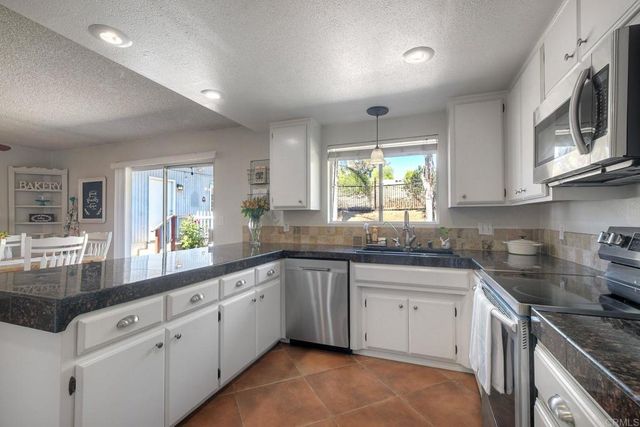 $1,177,777 | 554 Taylor Street, Vista, CA 92084