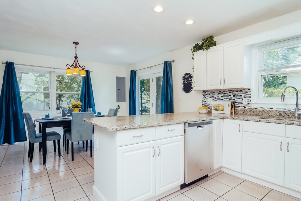 44 Hanson Road Newton, MA 02459 - Photo 5 of 21