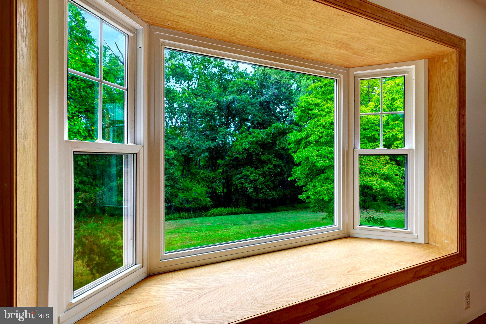 14540 Lightner Road Haymarket, VA 20169 - Photo 10 of 49 Living Room, Bay Window