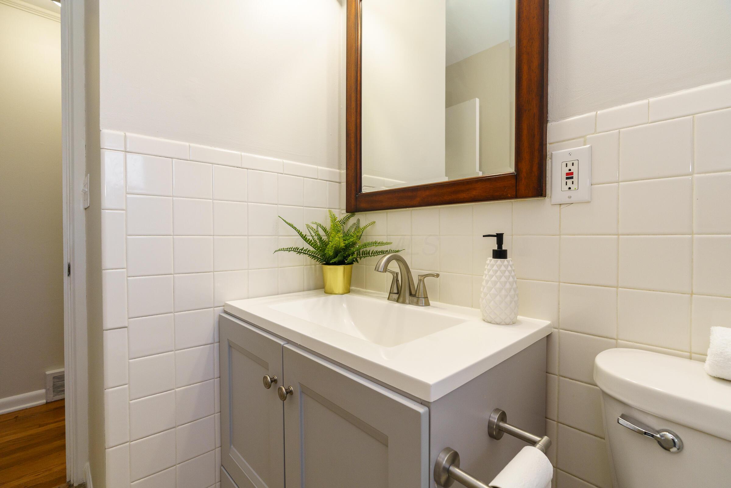 2150 Edgevale Road Columbus, OH 43221 - Photo 21 of 52 2150 Edgevale Rd interiors-29