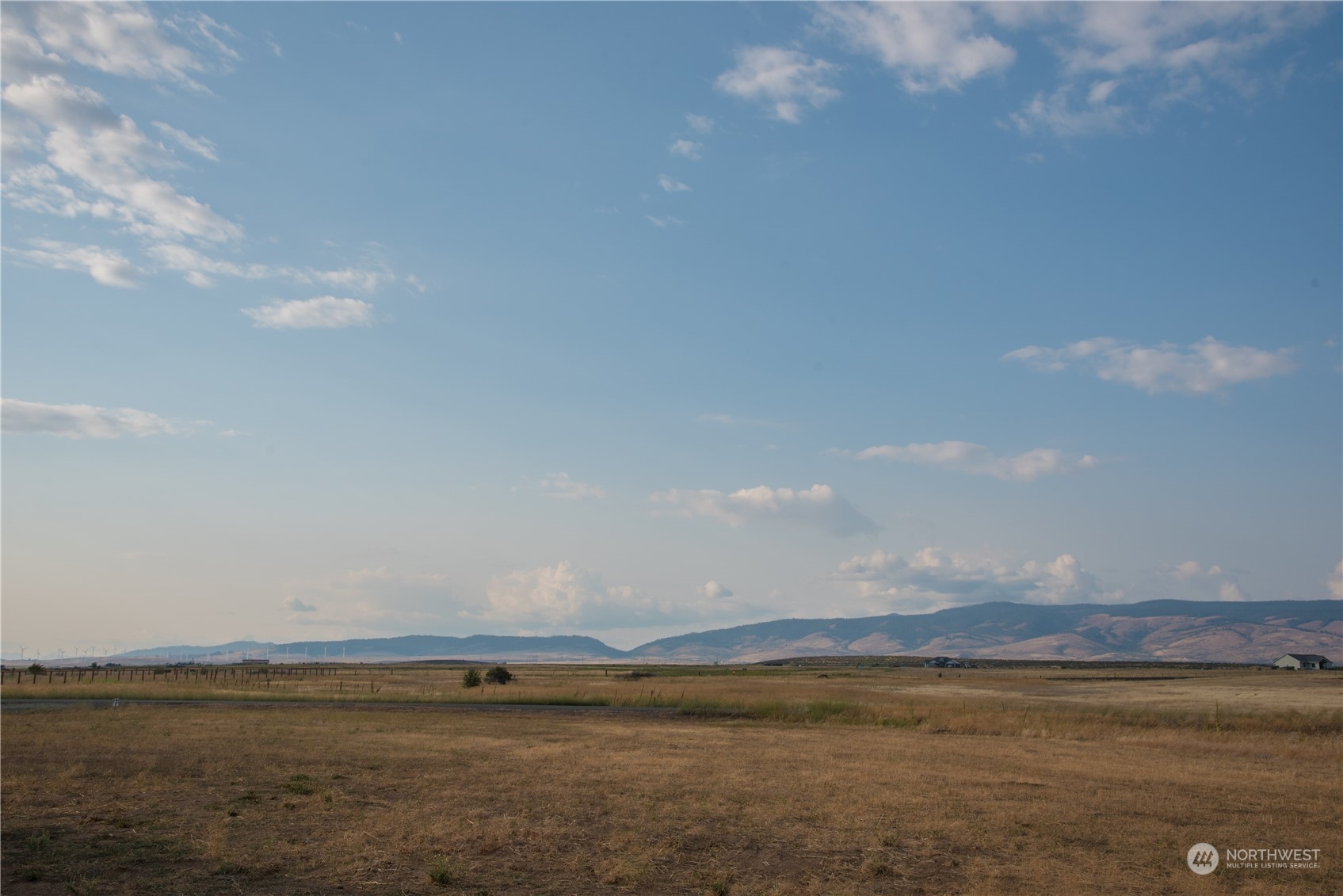 570 Green Canyon Road Ellensburg, WA 98926 - Photo 31 of 34 a view of an ocean