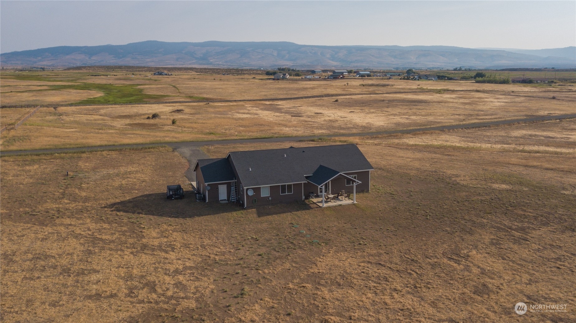 570 Green Canyon Road Ellensburg, WA 98926 - Photo 32 of 34 a view of an ocean and a mountain