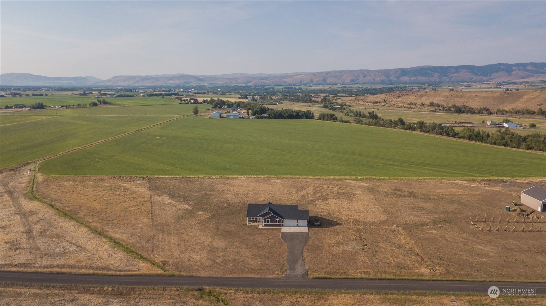 570 Green Canyon Road Ellensburg, WA 98926 - Photo 33 of 34 a view of an ocean and beach