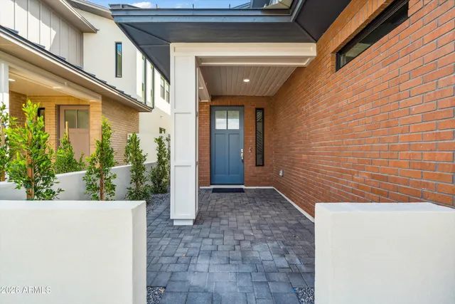 a view of a pathway along a building