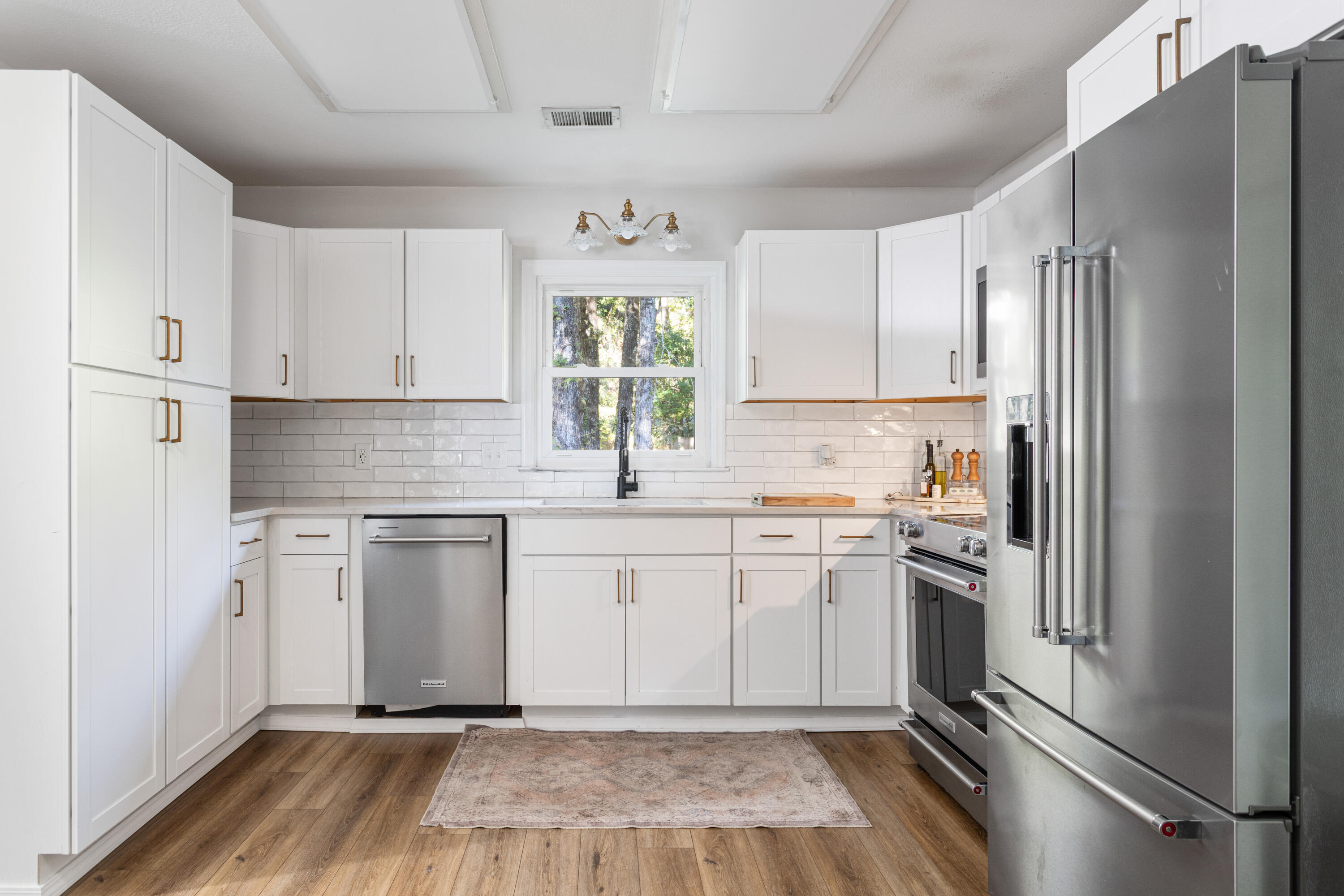 1159 Shilling Place Mount Pleasant, SC 29464 - Photo 5 of 27 1159ShillingPlace_MaxPhotography-6