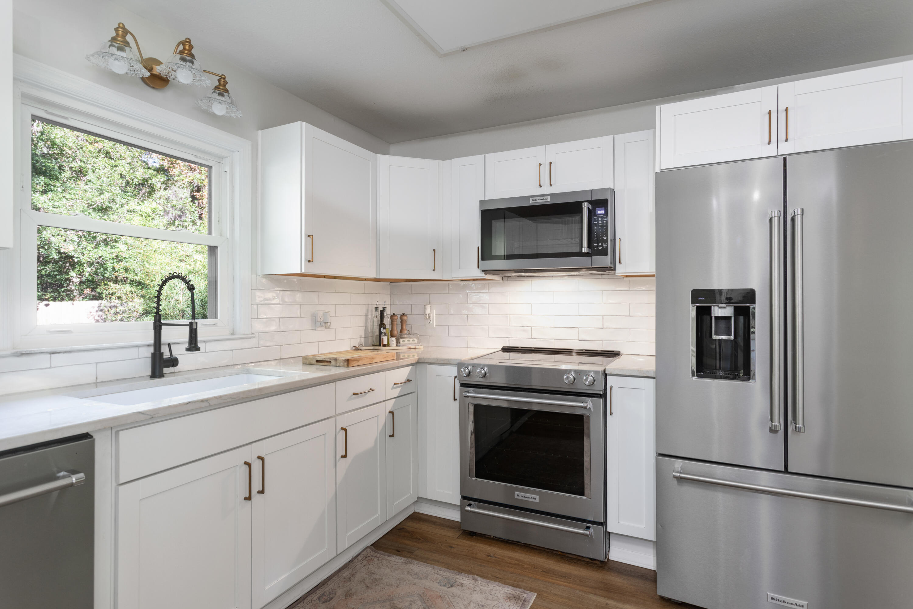 1159 Shilling Place Mount Pleasant, SC 29464 - Photo 6 of 27 1159ShillingPlace_MaxPhotography-7