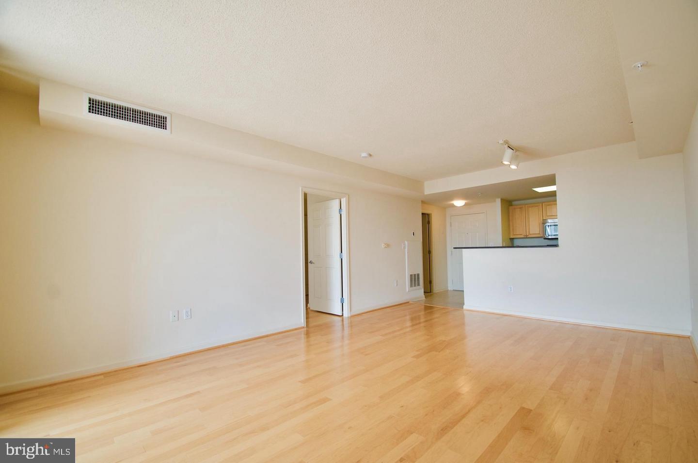 2726 Gallows Road, Unit 917 Vienna, VA 22180 - Photo 4 of 25 a view of an empty room