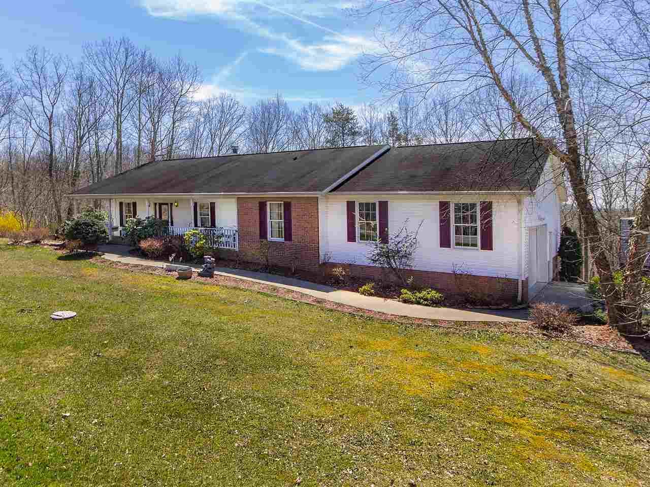 25 Jericho Road Ona, WV 25545 - Photo 1 of 28 Gallery Image 1