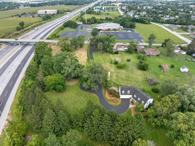 $499,900 | 7879 Newburg Road, Rockford, IL 61108