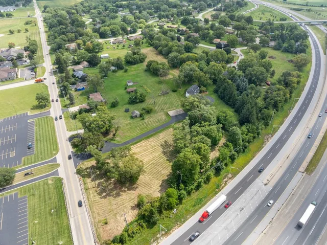 $499,900 | 7879 Newburg Road, Rockford, IL 61108