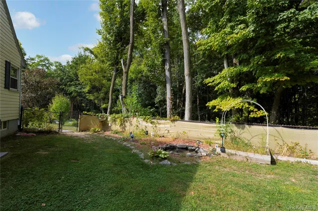 $384,900 | 1 Essex Road, Poughkeepsie, NY 12601