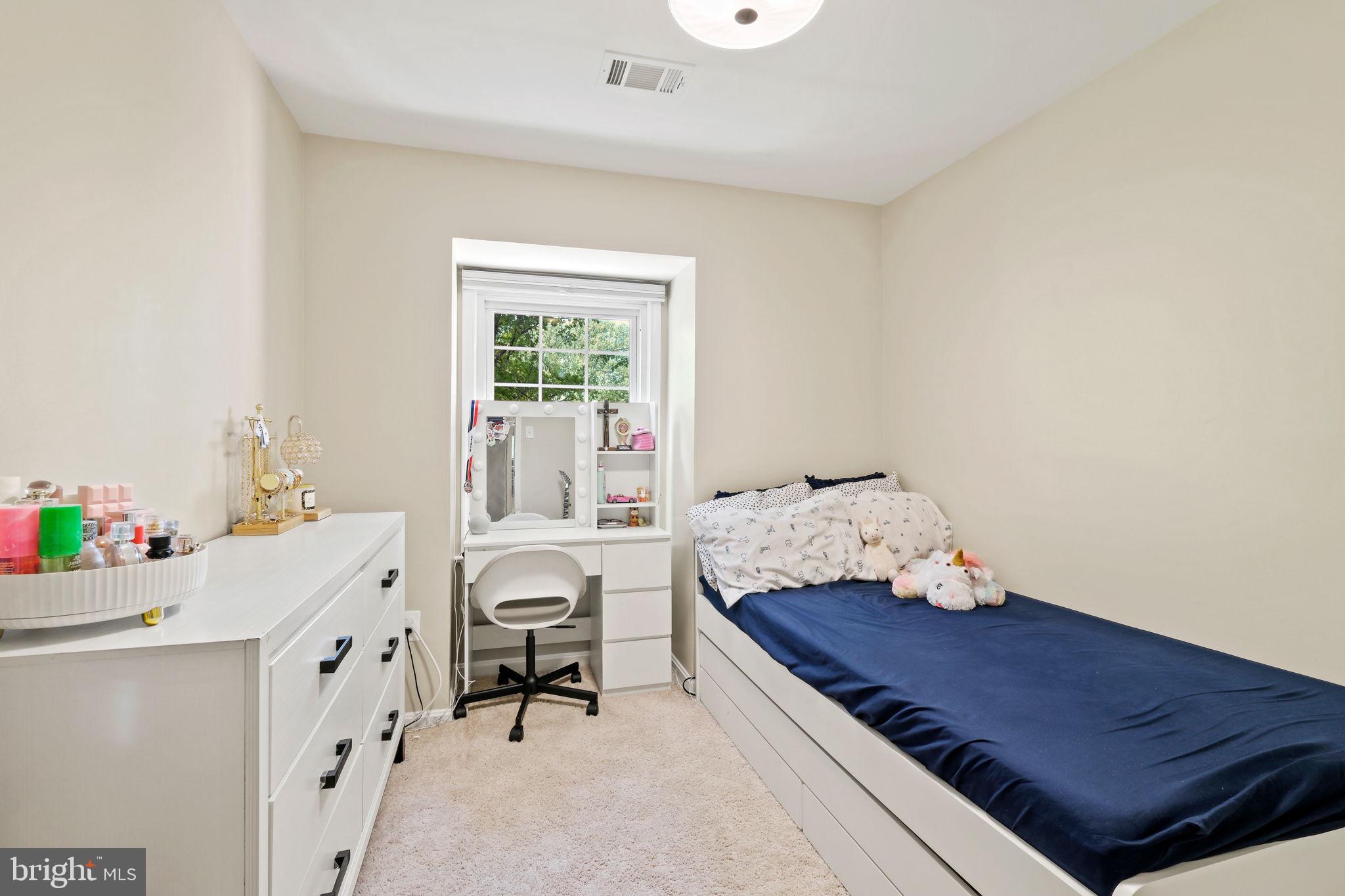 7344 Greentree Road Bethesda, MD 20817 - Photo 19 of 33 Upper Level Bedroom 2