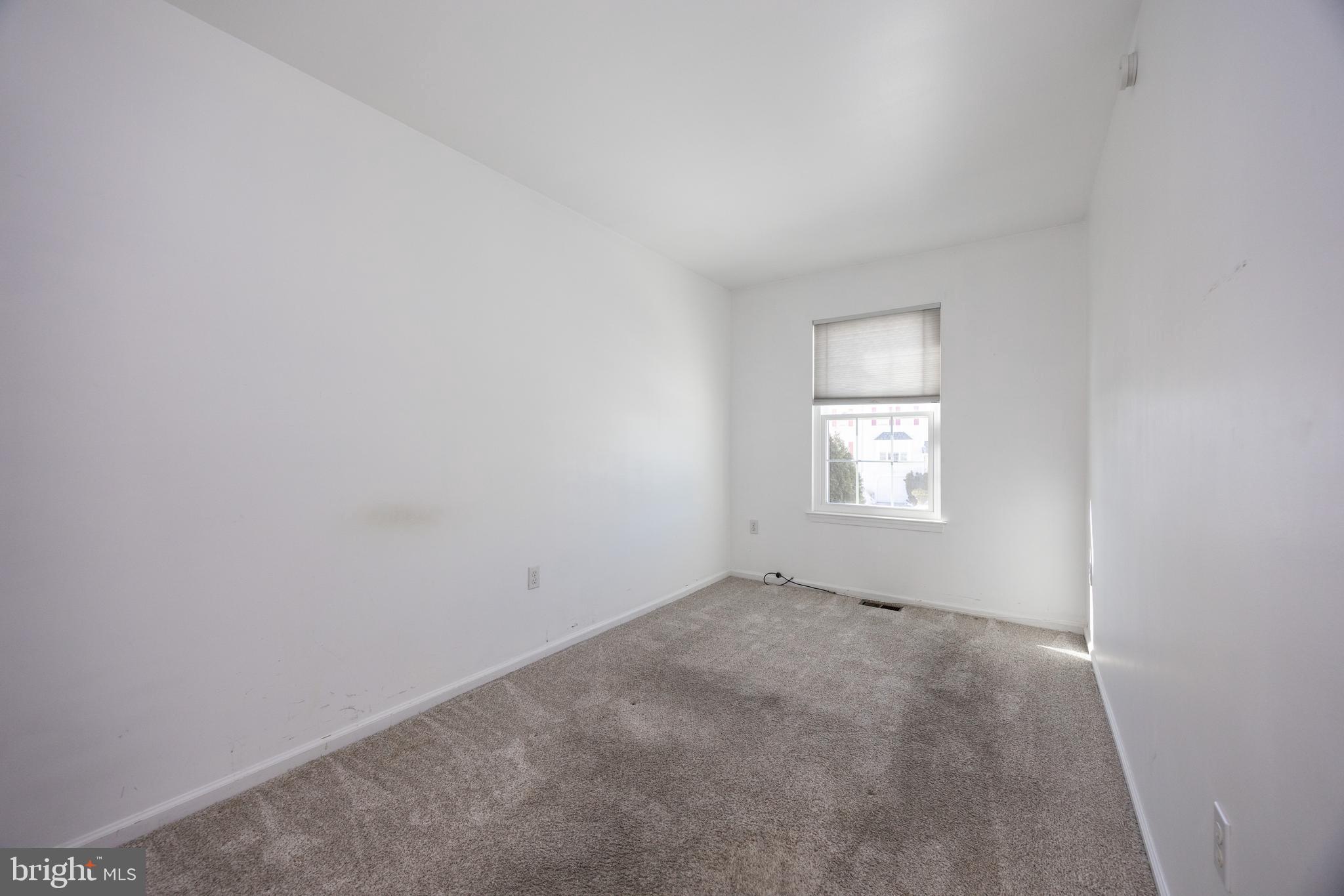 222 Springvalley Way Aston, PA 19014 - Photo 27 of 45 an empty room with a window