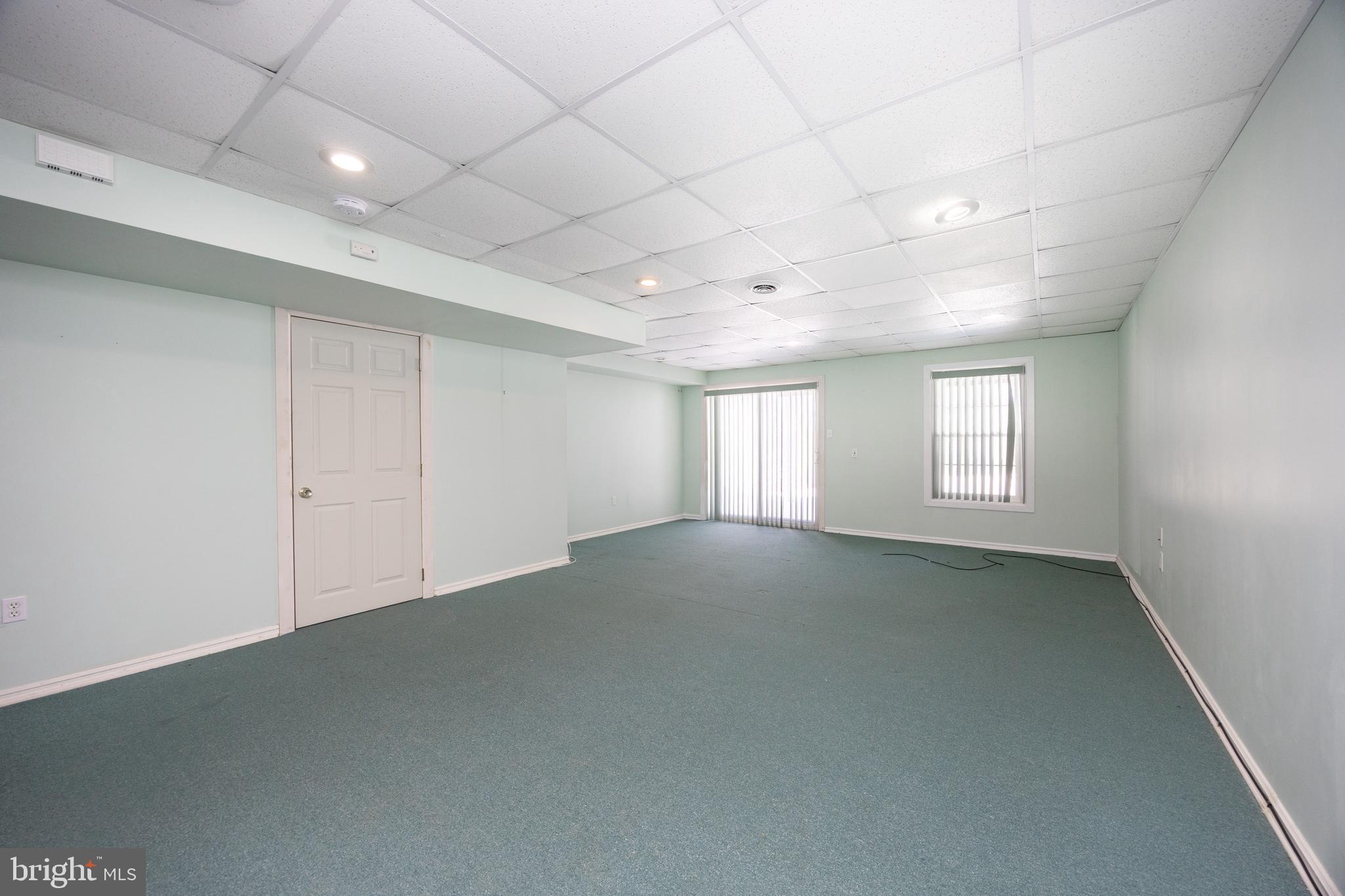 222 Springvalley Way Aston, PA 19014 - Photo 29 of 45 a view of empty room with windows