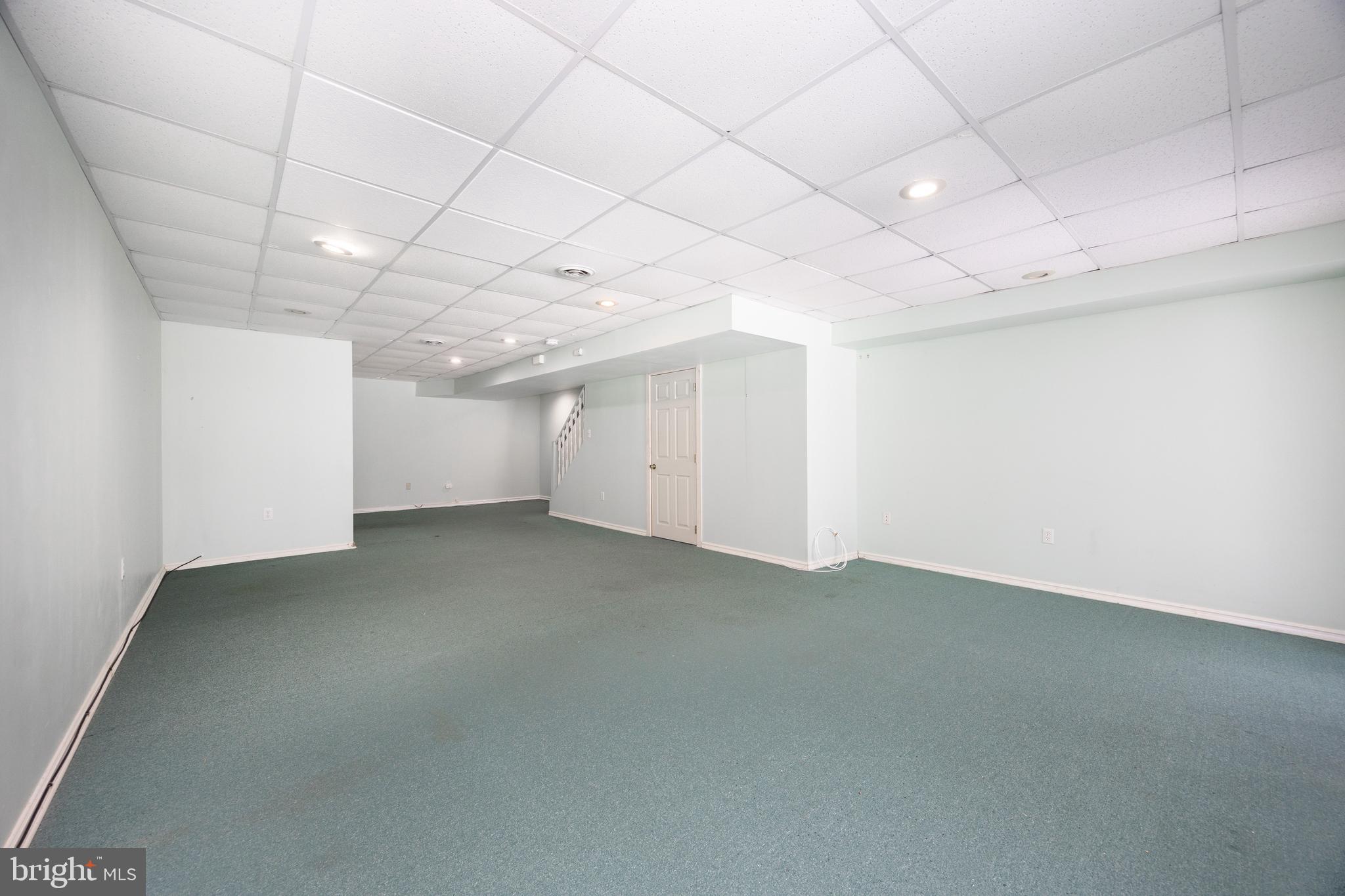 222 Springvalley Way Aston, PA 19014 - Photo 31 of 45 a view of empty room