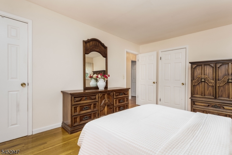 1008 Carteret Road Bridgewater, NJ 08807 - Photo 17 of 30 Gallery Image 17