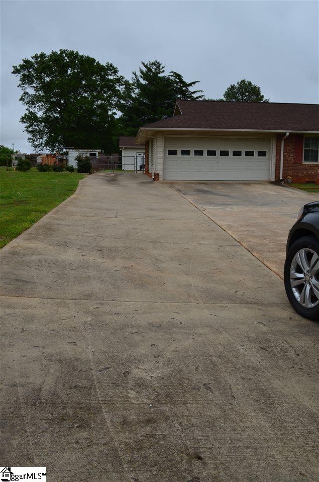 3536 Parris Bridge Road Boiling Springs, SC 29316 - Photo 3 of 25 Gallery Image 3