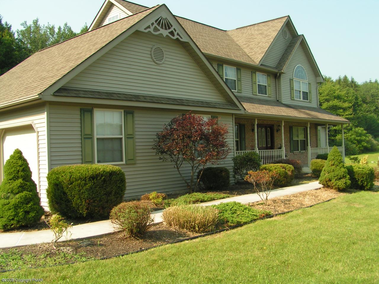 1824 Hill Road Effort, PA 18330 - Photo 3 of 13 Front view close up