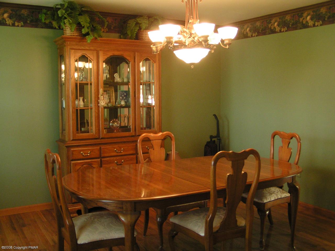 1824 Hill Road Effort, PA 18330 - Photo 8 of 13 Dining Room