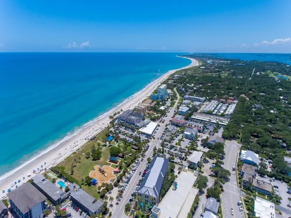 $6,000 | 2700 Ocean Drive, Unit 303, Vero Beach, FL 32963