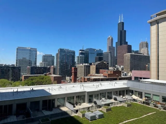 $1,600 | 40 East 9th Street, Unit 1412, Chicago, IL 60605