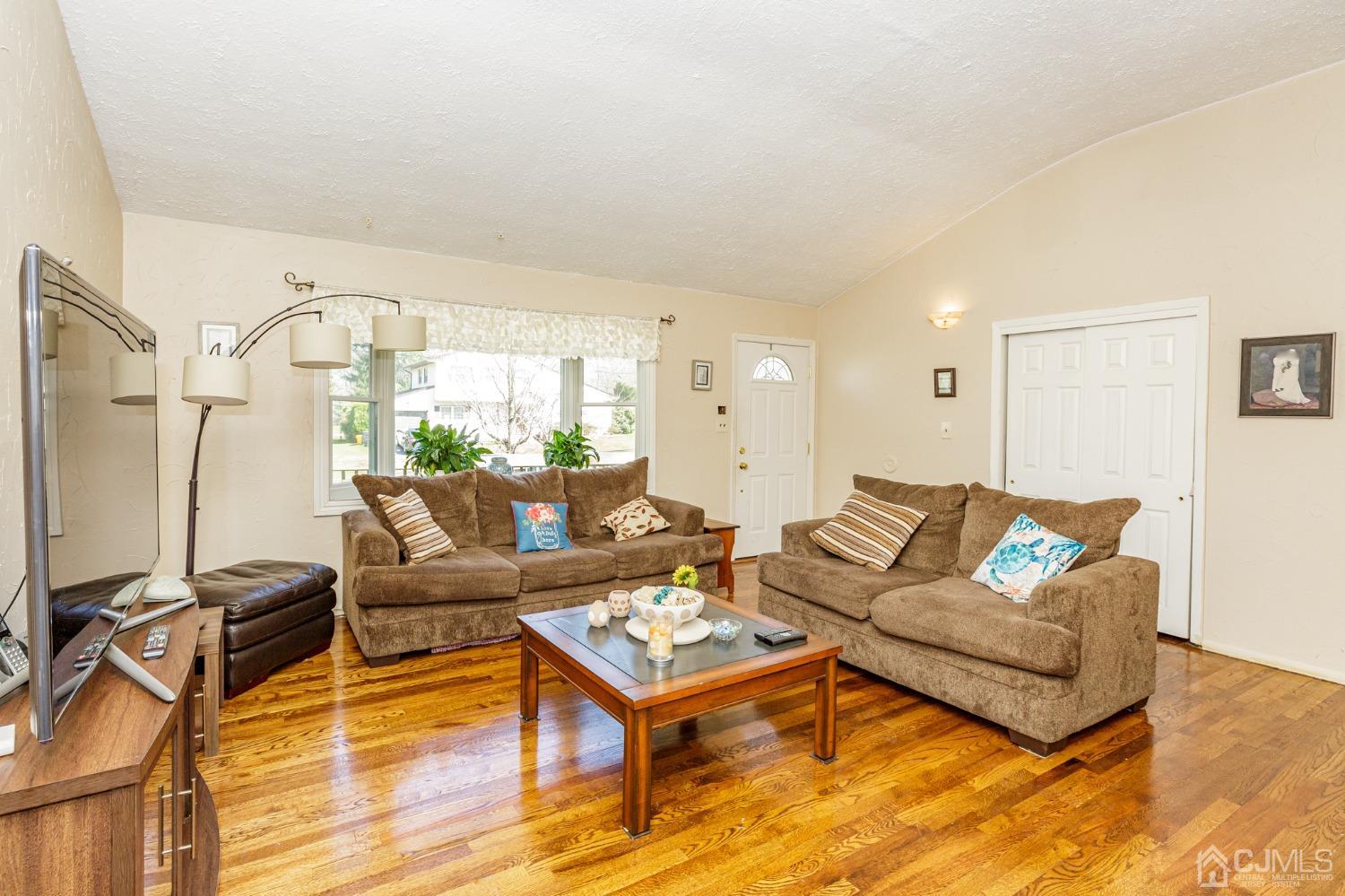 10 Watchung Road East Brunswick, NJ 08816 - Photo 4 of 33 Gallery Image 4