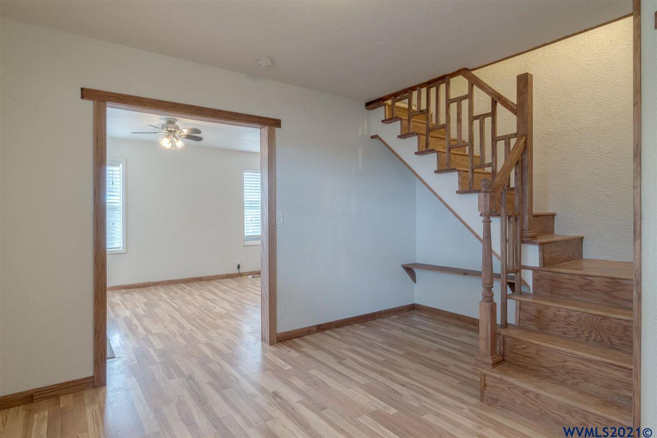 351 Gilbert Street Lebanon, OR 97355 - Photo 12 of 23 Gallery Image 12