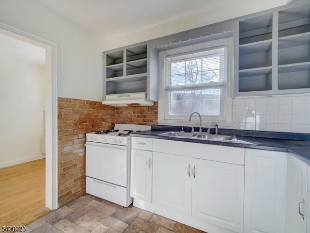 $259,000 | 40 Meadowbrook Place, Unit B, Maplewood, NJ 07040