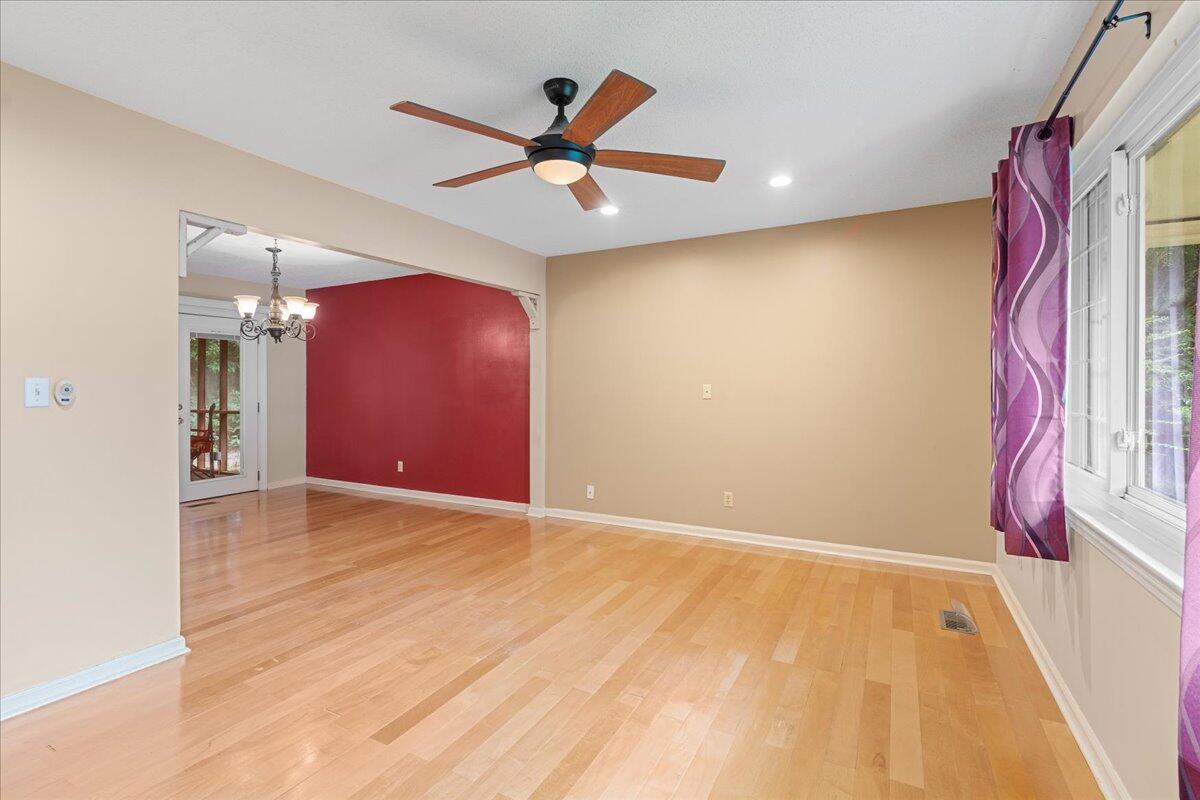 301 Cricket Lane Hixson, TN 37343 - Photo 4 of 28 07-301 Cricket Ln-7