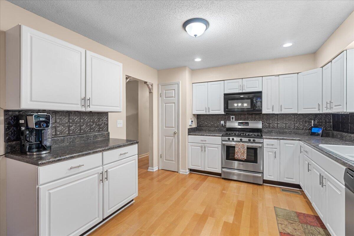 301 Cricket Lane Hixson, TN 37343 - Photo 8 of 28 11-301 Cricket Ln-11