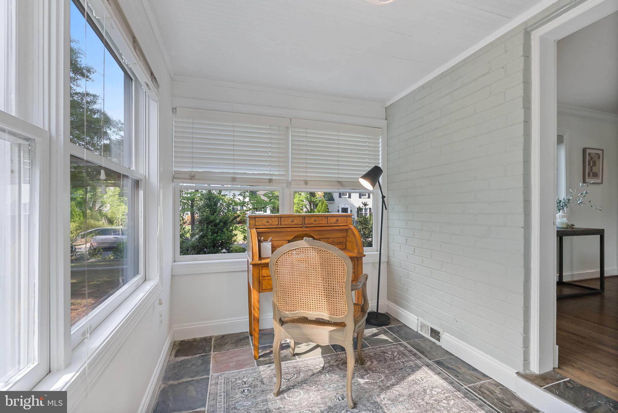 810 Grand View Drive Alexandria, VA 22305 - Photo 11 of 55