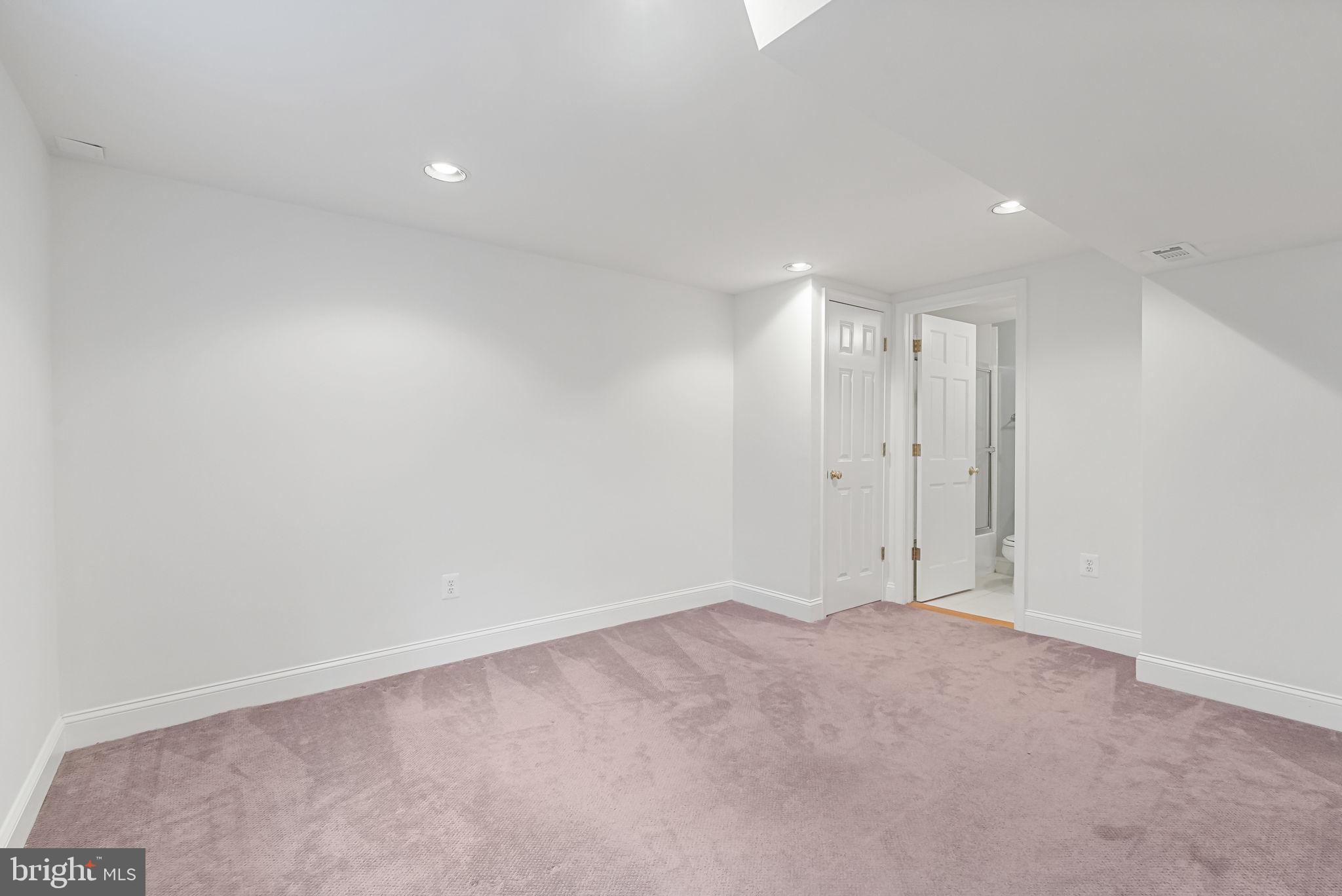 810 Grand View Drive Alexandria, VA 22305 - Photo 25 of 55 a view of an empty room