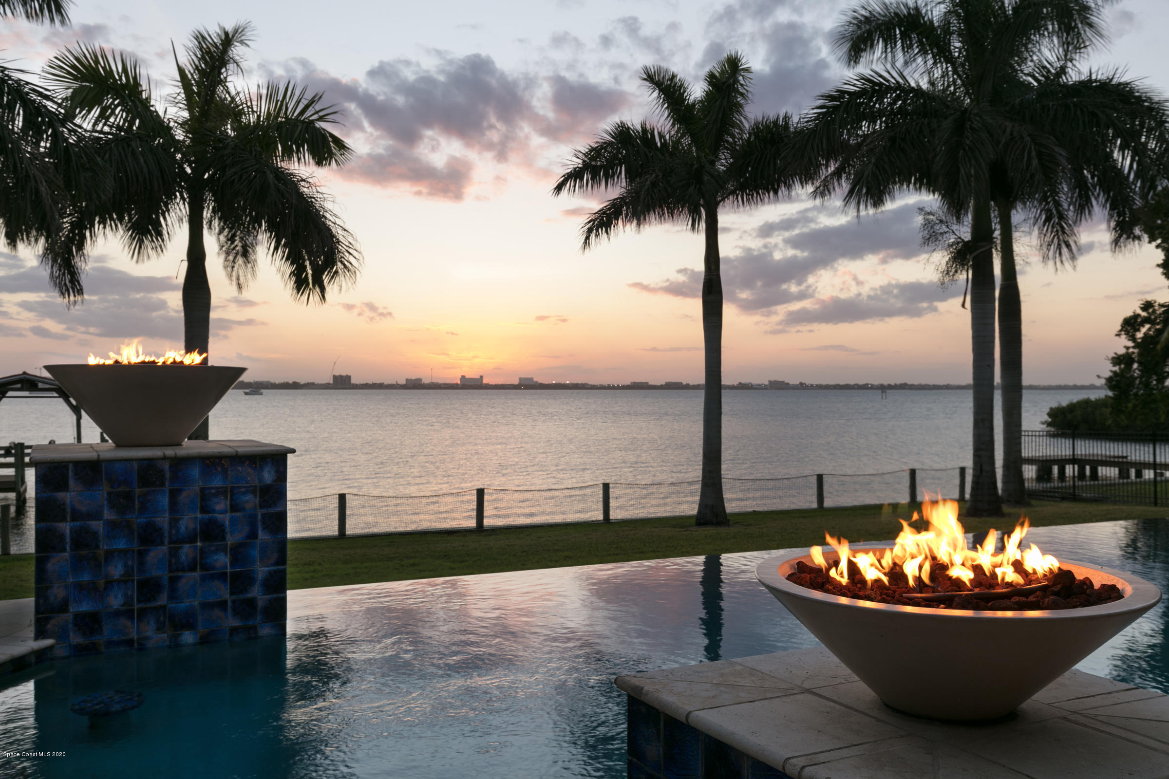 604 North Riverside Drive Indialantic, FL 32903 - Photo 4 of 58 1.3 604 N Rockledge (18)