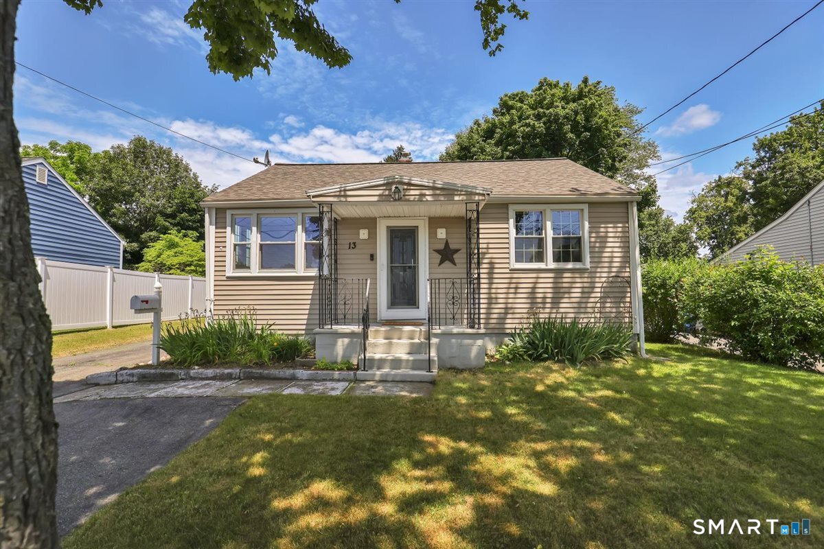 13 Predem Road Bristol, CT 06010 - Photo 2 of 31