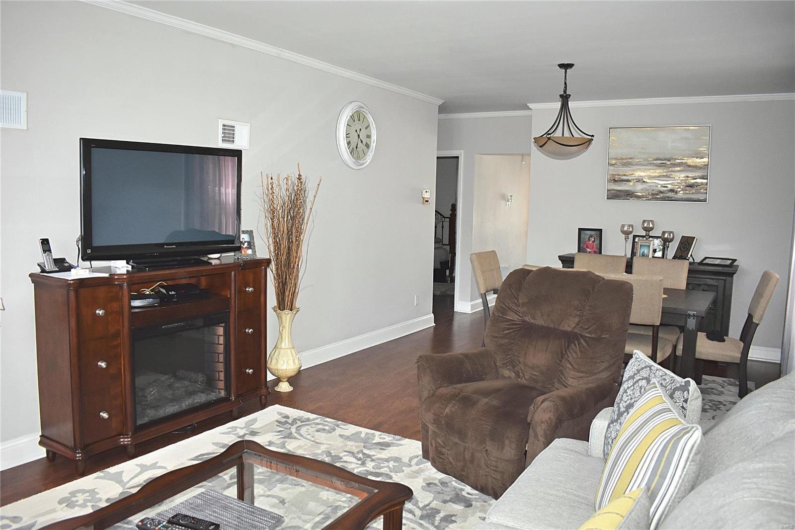 6808 Morgan Ford Road St. Louis, MO 63116 - Photo 6 of 31 Gallery Image 6