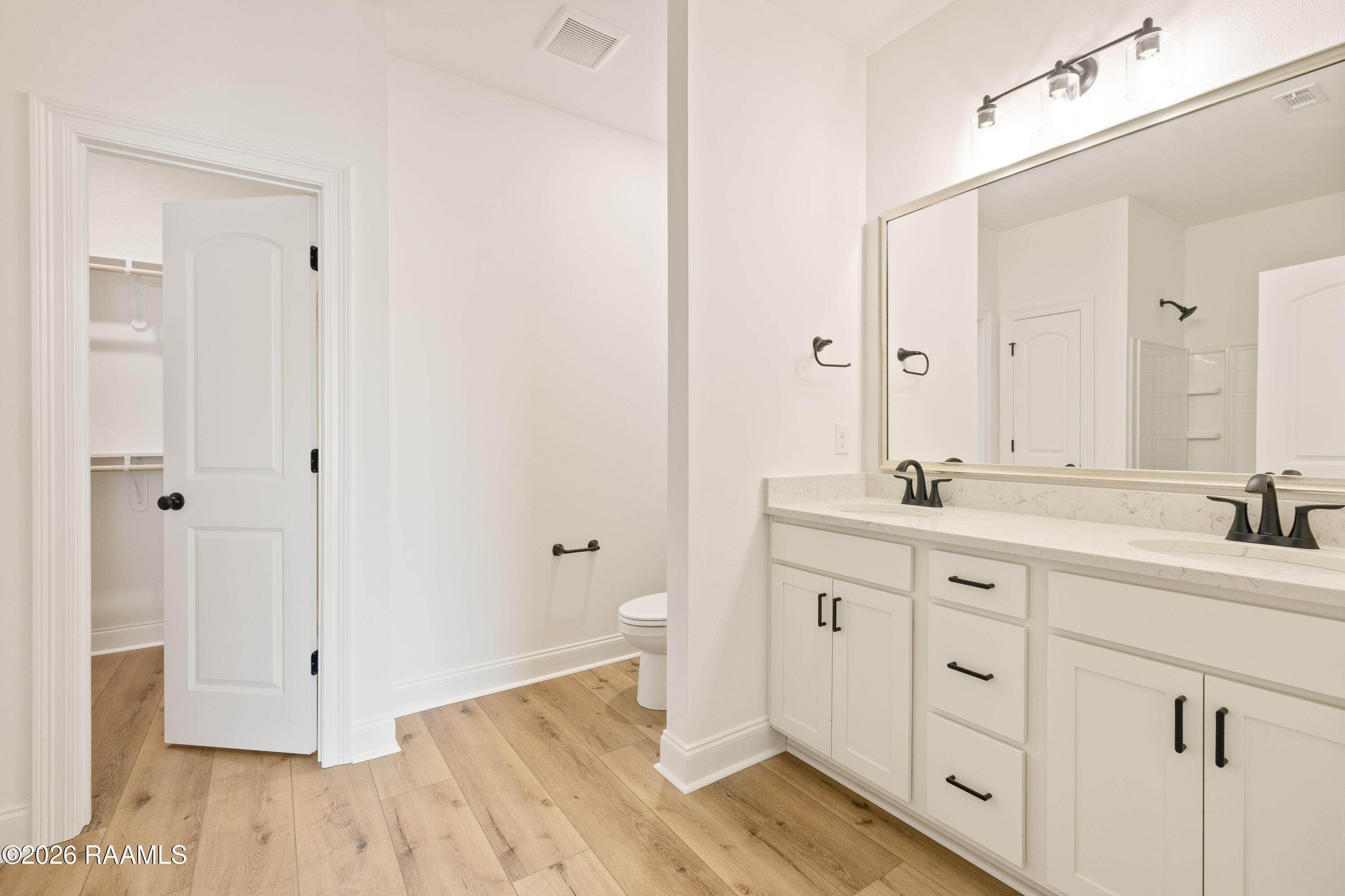 124 Frontier Lane Scott, LA 70583 - Photo 9 of 21 Primary Bathroom