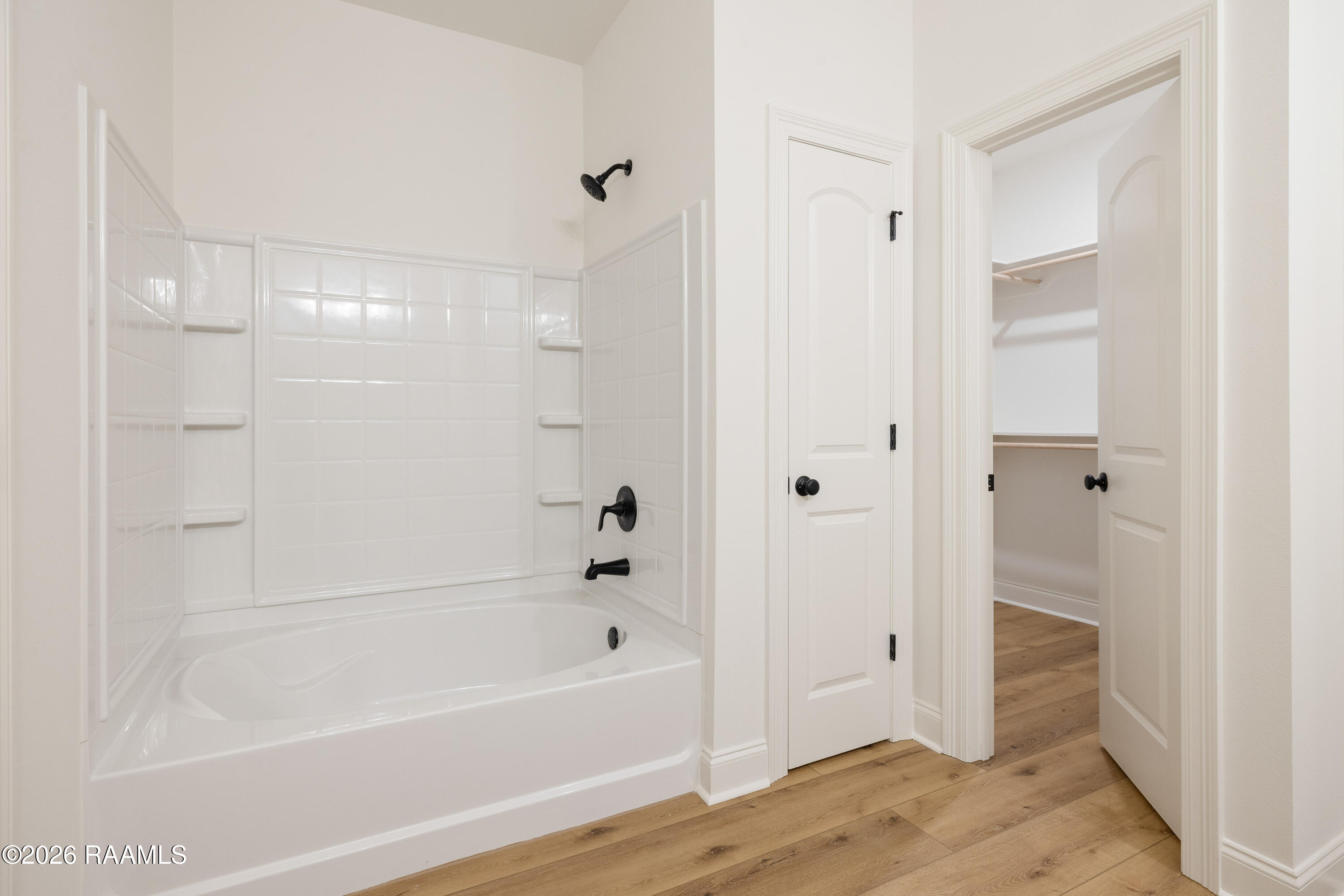 124 Frontier Lane Scott, LA 70583 - Photo 10 of 21 Primary Bathroom