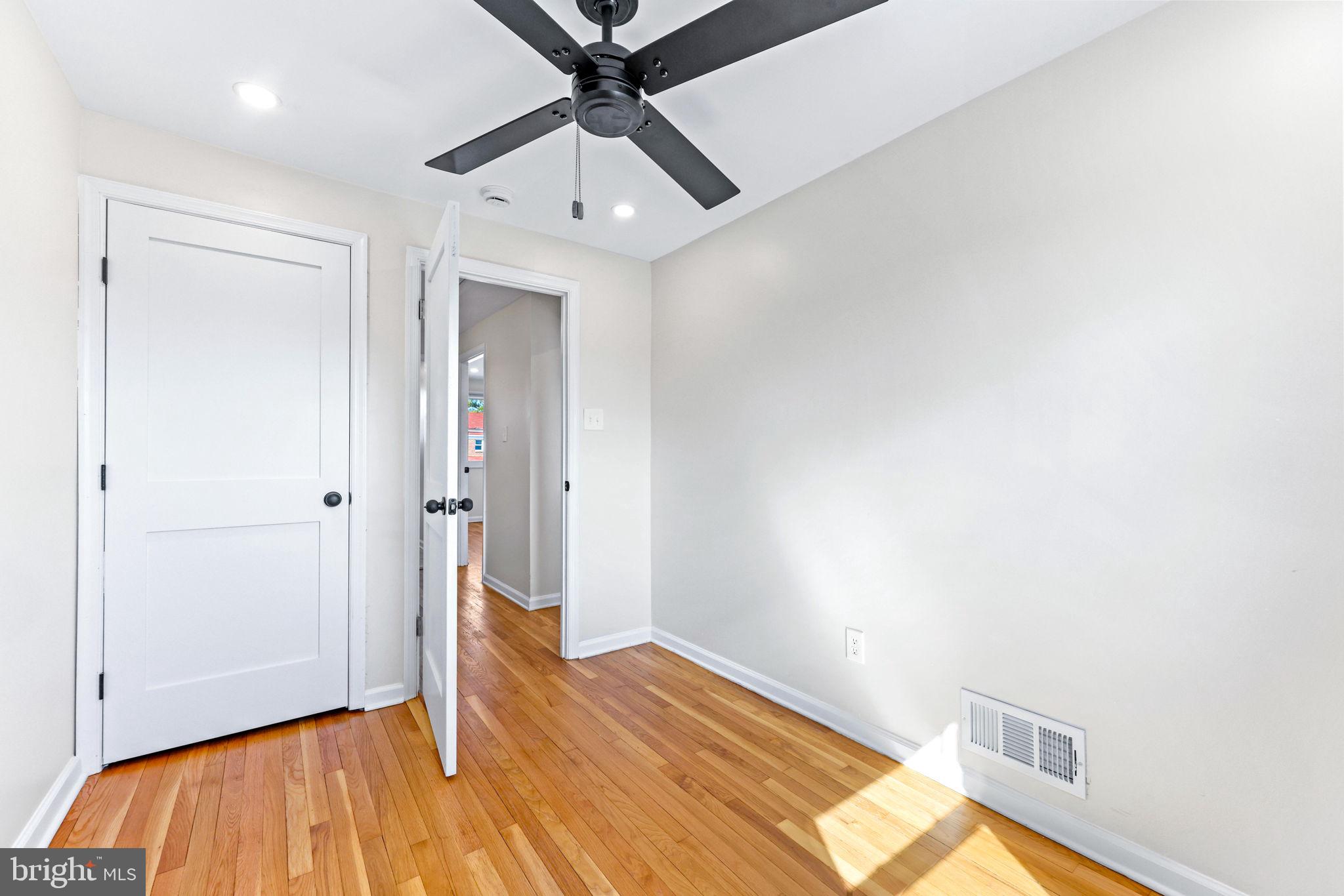 1003 Foxridge Lane Baltimore, MD 21221 - Photo 19 of 35