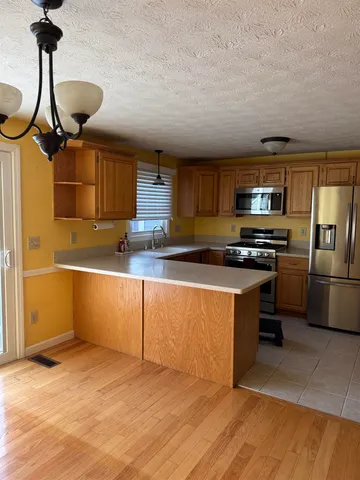 $3,000 | 16 High Brg Hill, Nashua, NH 03060