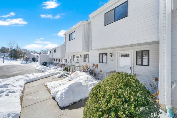 $249,900 | 706 Timber Lane, Unit 706, Canton, CT 06019