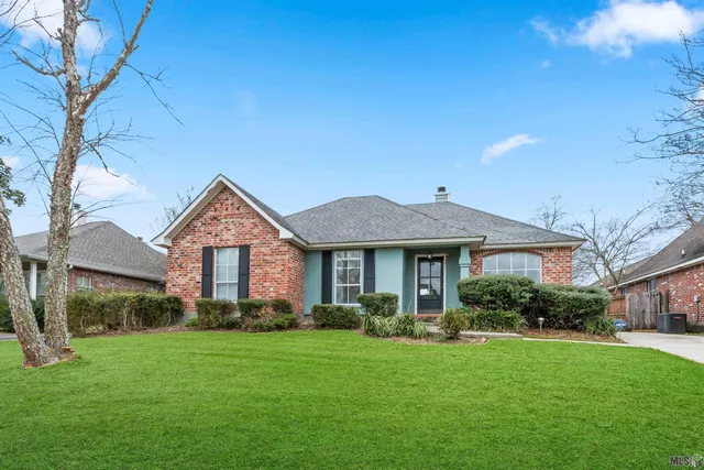 $2,030 | 18516 Lakefield Avenue, Baton Rouge, LA 70817