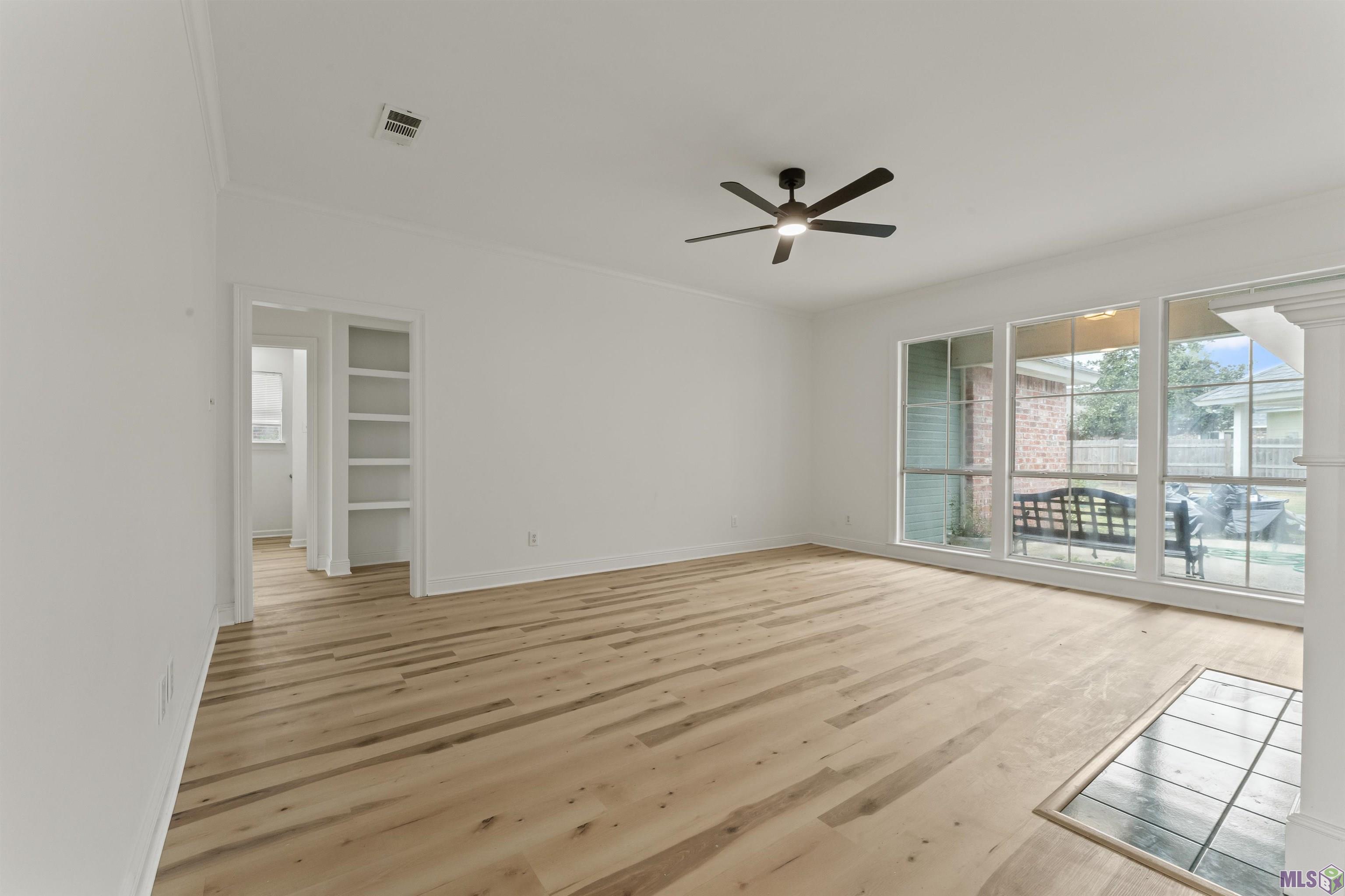 18516 Lakefield Avenue Baton Rouge, LA 70817 - Photo 3 of 20