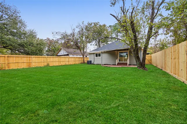 a picture of a picture of floor plan