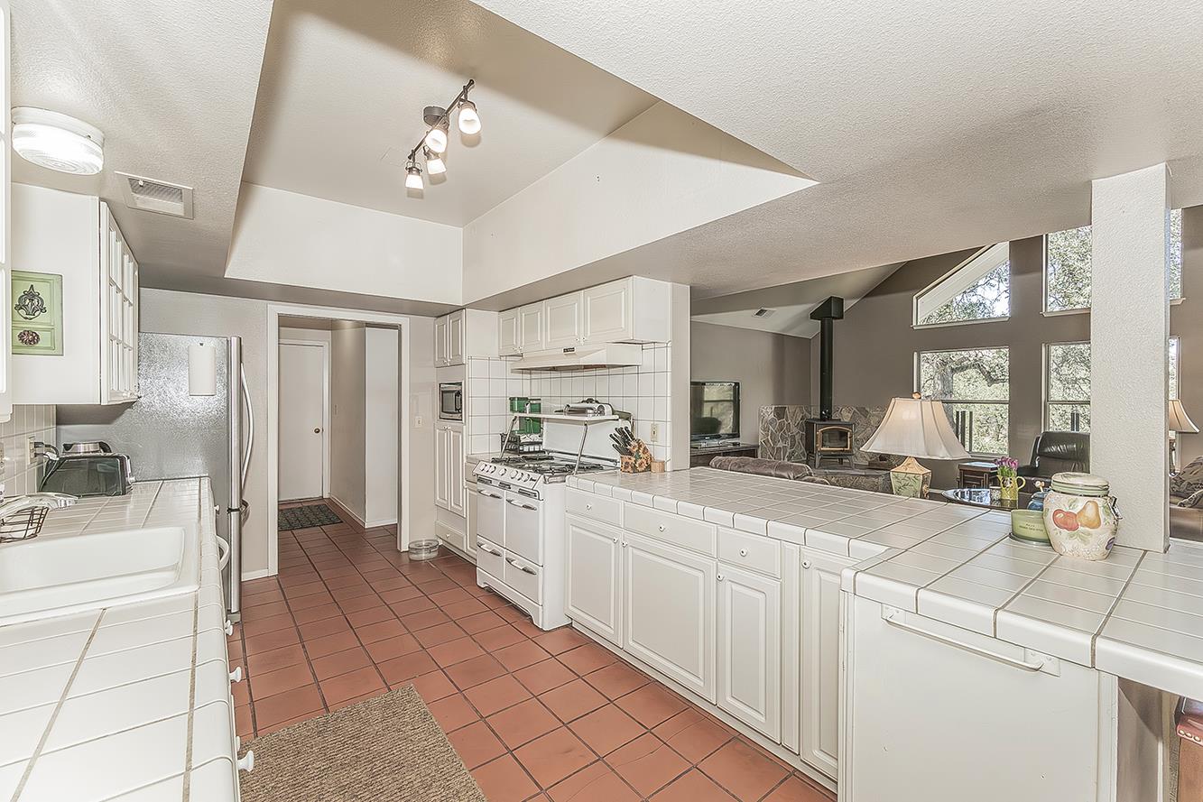 14815 Garlock Lane Prather, CA 93651 - Photo 17 of 80