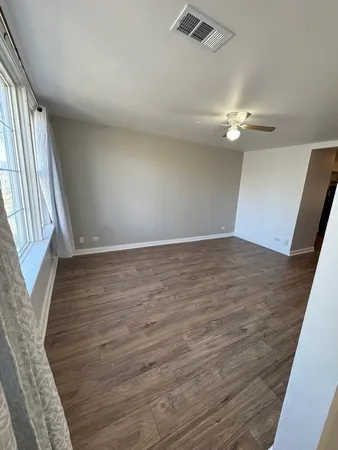 $1,700 | 617 West 43rd Place, Unit 2, Chicago, IL 60609