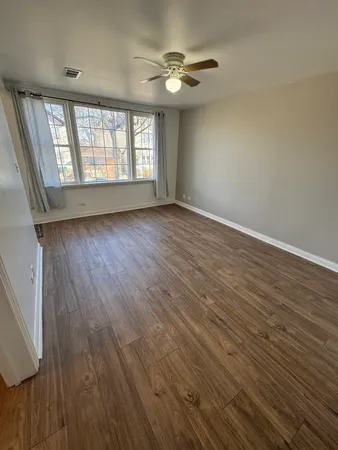 $1,700 | 617 West 43rd Place, Unit 2, Chicago, IL 60609